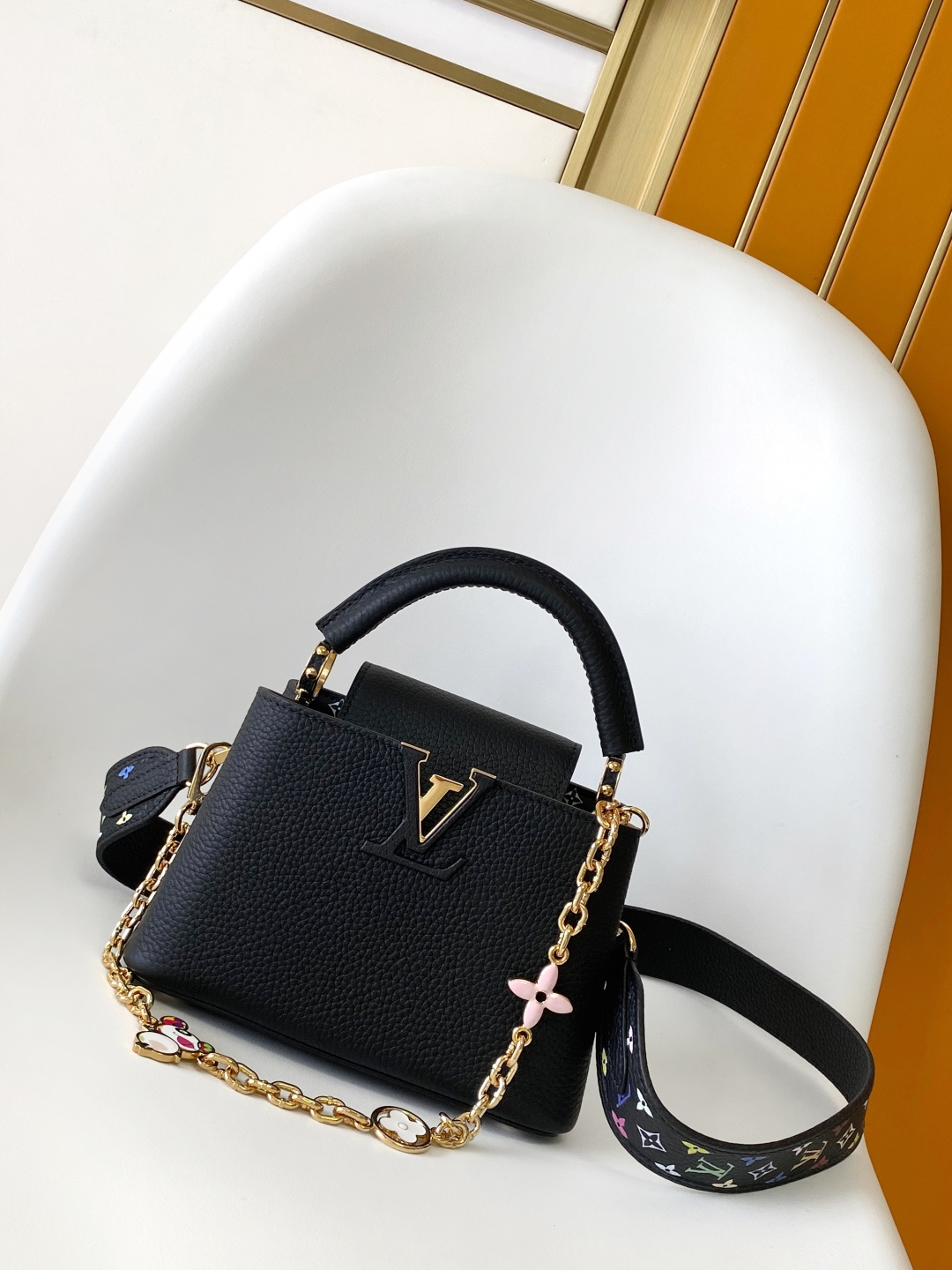 Louis Vuitton LV Classic Handbag Premium Canvas Model M15134 Monogram Pattern Weekend Getaway Luxury Designer